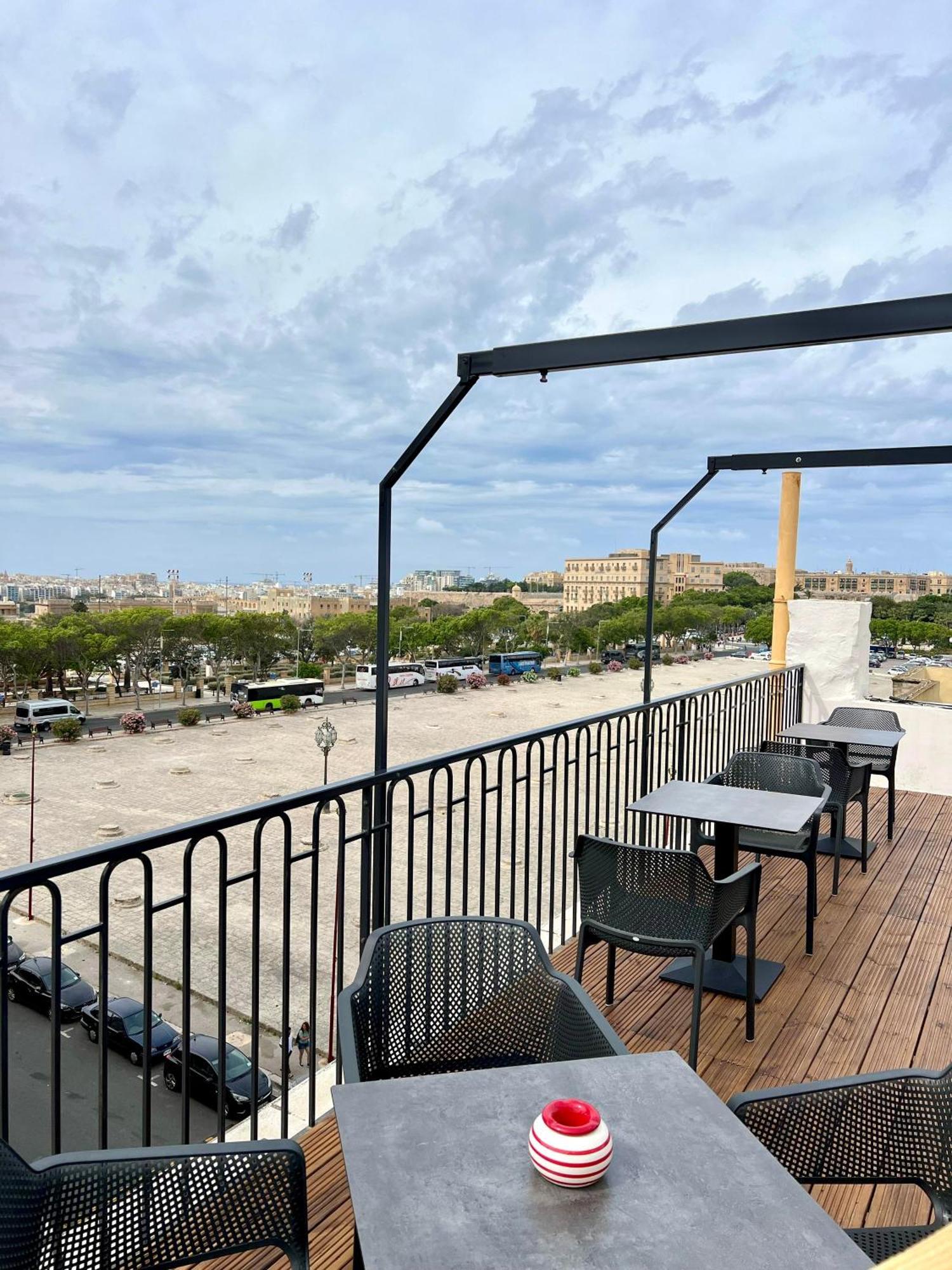 Florette Suite 1Br With Stunning Lounge Terrace By Arcobnb Флориана Экстерьер фото